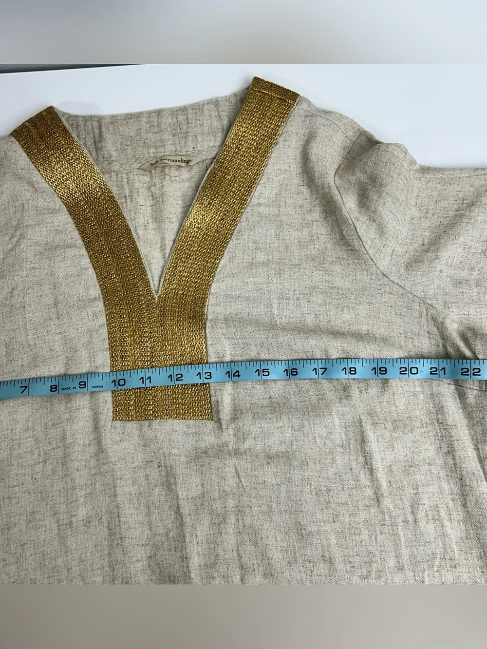 Coldwater Creek Cream Tunic with V Neck Gold Trim Accents Linen Blend Size L - Picture 7 of 13